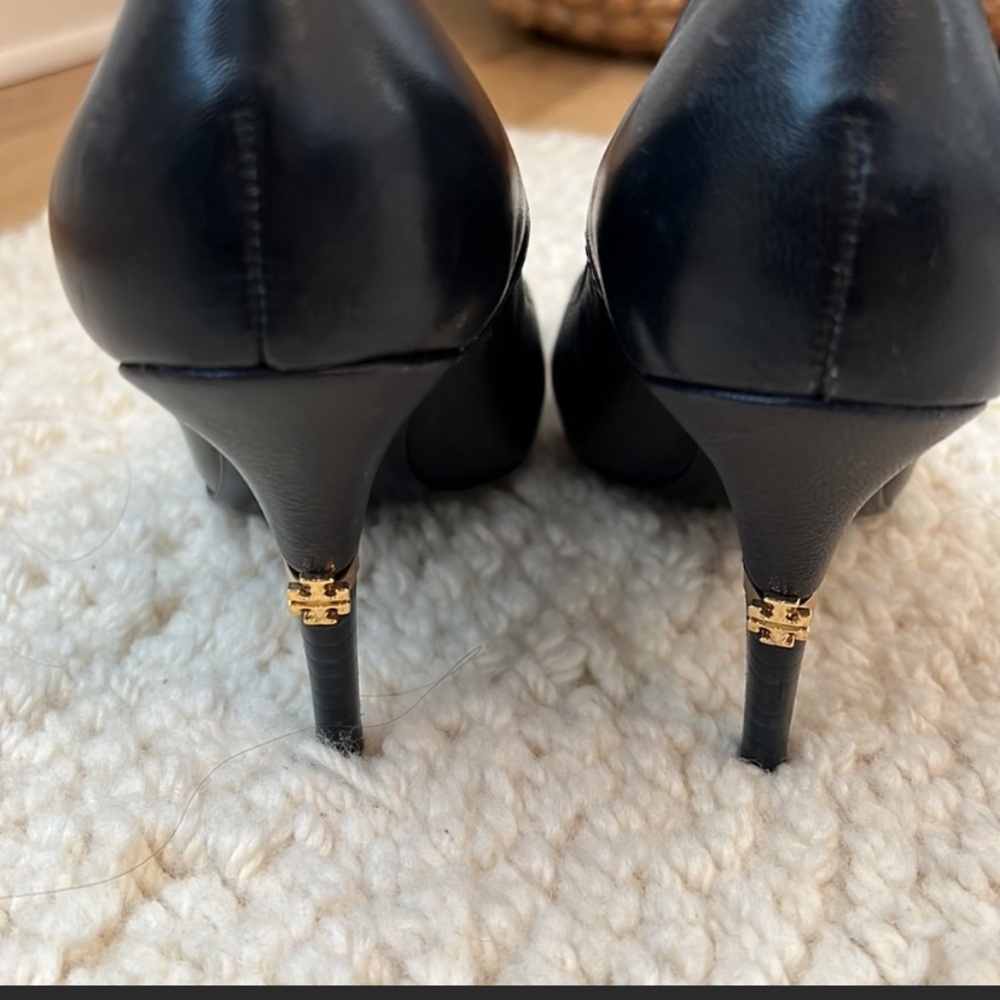 Tory Burch Navy Blue Pumps
